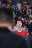范丞丞亮相NBA球迷日活动 三分球获赞技巧专业！