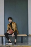 范丞丞亮相NBA球迷日活动 三分球获赞技巧专业！