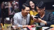 《手機狂響》“看與不看”海報 奚夢瑤佟大為組CP