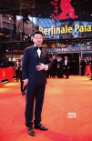 王景春亮相《地久天长》首映 实力冲击柏林电影节