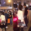 方媛挺孕肚跟郭富城吃宵夜 “天王”豪車搶眼！