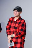 《陽(yáng)臺(tái)上》北京首映 王千源喊話(huà)：多拍點(diǎn)老年題材