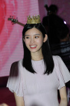 奚夢瑤粉裙現(xiàn)身何猷君求婚現(xiàn)場 好友謝娜到場打氣