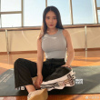 “大嫂”徐冬冬晒健身房美照 傲人上围自称：欠练