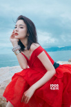 古力娜扎戛納海灘寫真曝光 烈焰紅唇搭配白皙長(zhǎng)腿