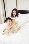 李冰冰携外甥外甥女拍摄时尚大片 网友：基因强大