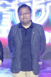 王思聪颁发“香蕉计划”奖项 鲍德熹合作新人导演