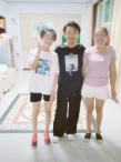 王宝强母亲去世后近照曝光 身形消瘦笑容苦涩