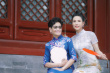 李若彤与妈妈旗袍写真曝光 母女合体尽显优雅高贵