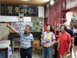 網(wǎng)友偶遇林青霞參觀土樓 女神穿老年裝素顏很親民