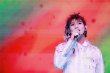 王源首場個唱南京開演！曲風(fēng)多變與粉絲帥氣道別