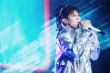 王源首場個唱南京開演！曲風(fēng)多變與粉絲帥氣道別