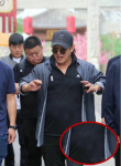 新戲？56歲李連杰現(xiàn)身電影小鎮(zhèn) 留長發(fā)小肚腩搶鏡