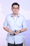 沙溢导演处女作首映 胡可看安吉表演泪流不止