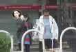 王麗坤與新男友現(xiàn)身民政局 疑似領(lǐng)證后難掩喜悅