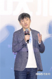 《追凶十九年》北京首映 张远获粉丝赠棒棒糖