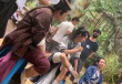 《有翡》片場(chǎng)王一博曬筷子腿 與趙麗穎相談甚歡