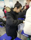 張子楓參加河南藝術(shù)類統(tǒng)考 為粉絲簽“加油”鼓勵