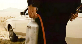 冷血殺手視人命如草芥，提著氧氣筒到處殺人，一部驚悚犯罪片