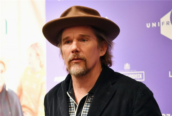 伊桑·霍克出席《真相》首映礼 装扮酷似老牛仔