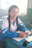 比春天暖比糖更甜！霍思燕經(jīng)典片場(chǎng)照重回少女