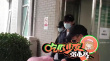 恭喜！唐艺昕产女出院 张若昀医院门口派发红包
