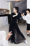 《大唐明月》曝古力娜扎練舞照 舞姿曼妙紗裙迷人