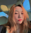 王菲14歲女兒罕見曬懟臉自拍 橘發(fā)造型妝容精致