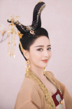梦回大唐！佟丽娅唐装造型眉目如画 一颦一笑绝美