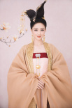 夢回大唐！佟麗婭唐裝造型眉目如畫 一顰一笑絕美