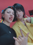 丁当晒《艾瑞巴蒂》组合照 全员大眼滤镜认不出许飞