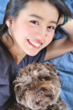 元气少女！木村光希与爱犬玩耍 灿笑露可爱虎牙