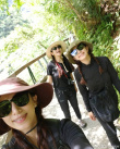 姐妹們的旅行！SHE全副武裝相約爬山全員梳麻花辮