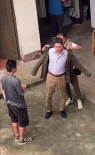 為戲增肥？馮紹峰新劇路透肚腩如球 花白發(fā)老十歲