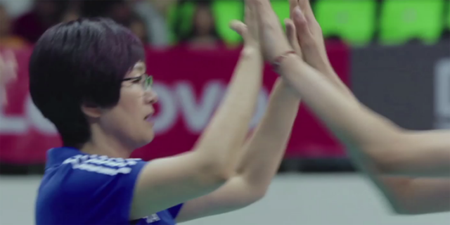 周游电影：《夺冠》巩俐化身郎平 打动观众的力量是什么？