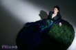 唐藝昕產(chǎn)女后復(fù)出首封 梳別致折疊葫蘆辮冷艷魅惑