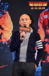 《紧急救援》致敬英雄 彭于晏与医务人员跳广场舞