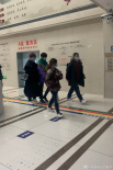 李希侃医院看病被偶遇 戴口罩躺病床上画面曝光