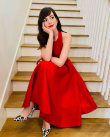38歲的安妮·海瑟薇美翻了！穿抹胸長(zhǎng)裙秀迷人曲線