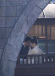 刘亦菲陈晓《梦华录》曝路透 船上拥吻画面唯美