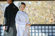 板野友美分享與丈夫結(jié)婚照 穿傳統(tǒng)婚服笑容幸福