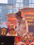 Angelababy穿漢服成都慶生 帶兒子與粉絲吃火鍋