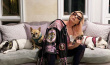 爱犬被偷遛狗员负重伤 LadyGaga愿出50万美金赎回