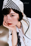 张宇辞职后以母亲身份回归聚光灯 携混血女儿登封