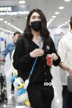 美女哪位？《創(chuàng)4》韓美娟機(jī)場(chǎng) 長(zhǎng)發(fā)飄飄風(fēng)情萬(wàn)種
