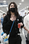美女哪位？《創(chuàng)4》韓美娟機(jī)場 長發(fā)飄飄風(fēng)情萬種