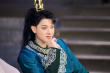 黄子韬《萌探探探案》中翻盘 女装造型街头乱窜