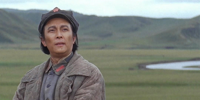 《长征》幕后故事：唐国强刘劲带头过草地 党员的力量振奋人心