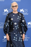 《犬之力》举行记者会 “卷福”左拥女主右揽导演