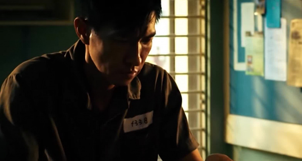 《大追捕》：张家辉被陷害入狱20年，不断增强体魄只为复仇